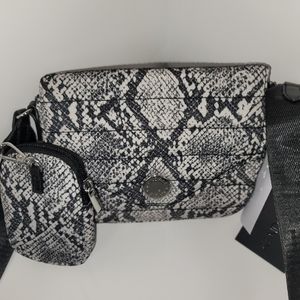 Kendall +Kylie Handbag Quilted Crossbody Bag  black and white  with key holder